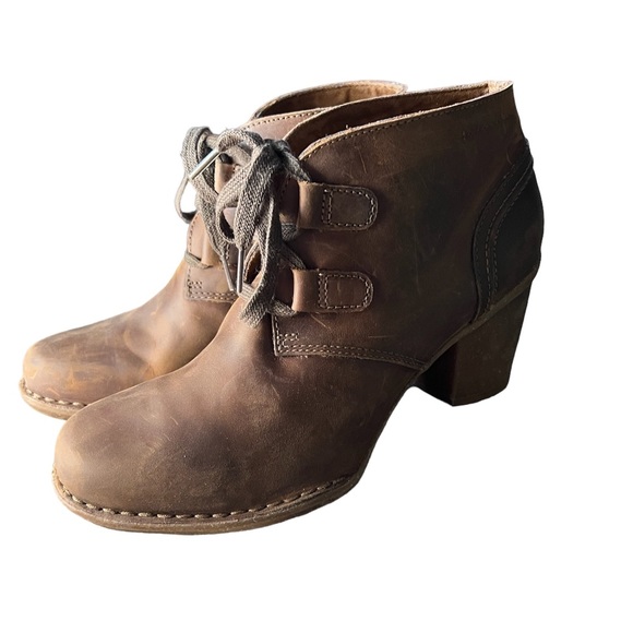 Clark’s Unstructured 10 Brown Leather Booties - Picture 2 of 9